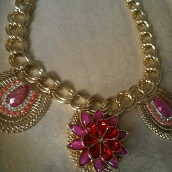 necklace - Picture 4 of 5